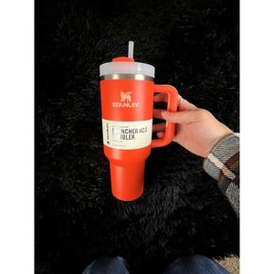 stanley quencher H2.0 tumbler water bottle orange/red brand new